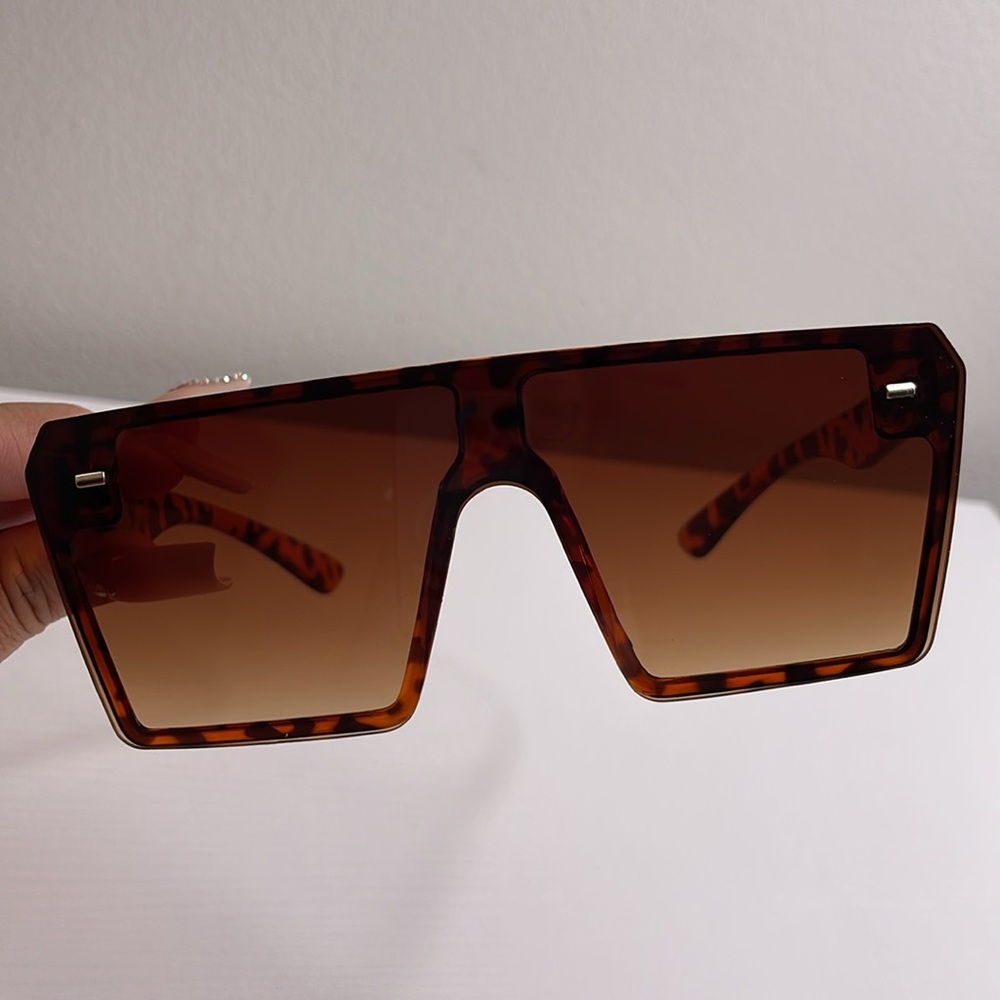 Sunglasses - Picture 7 of 7